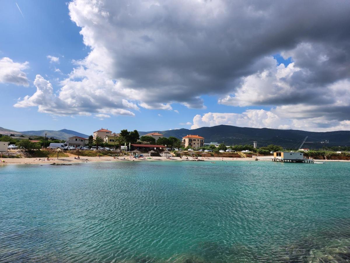 Airport Split Apartment Kastel Stafilic ภายนอก รูปภาพ